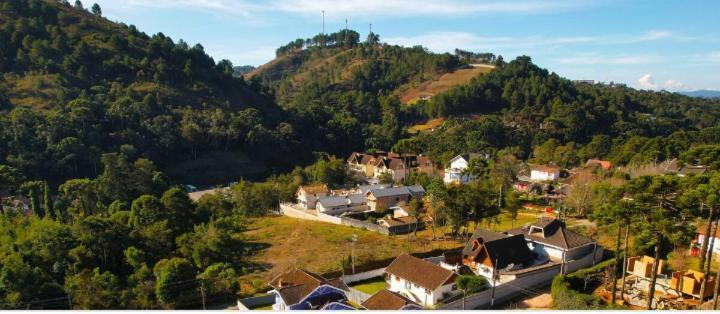 Suites Bela Joao E Maria Campos do Jordao Exterior photo